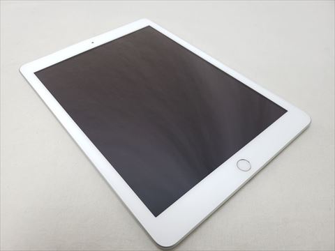 iPad（第6世代/2018） Wi-Fi 128GB シルバー /MR7K2J/A 各サイトで併売につき売切れのさいはご容赦願います。